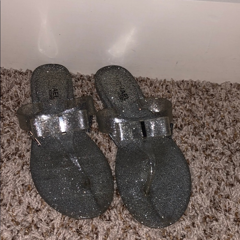 Girls 4 Micheal Kors jelly flip flops